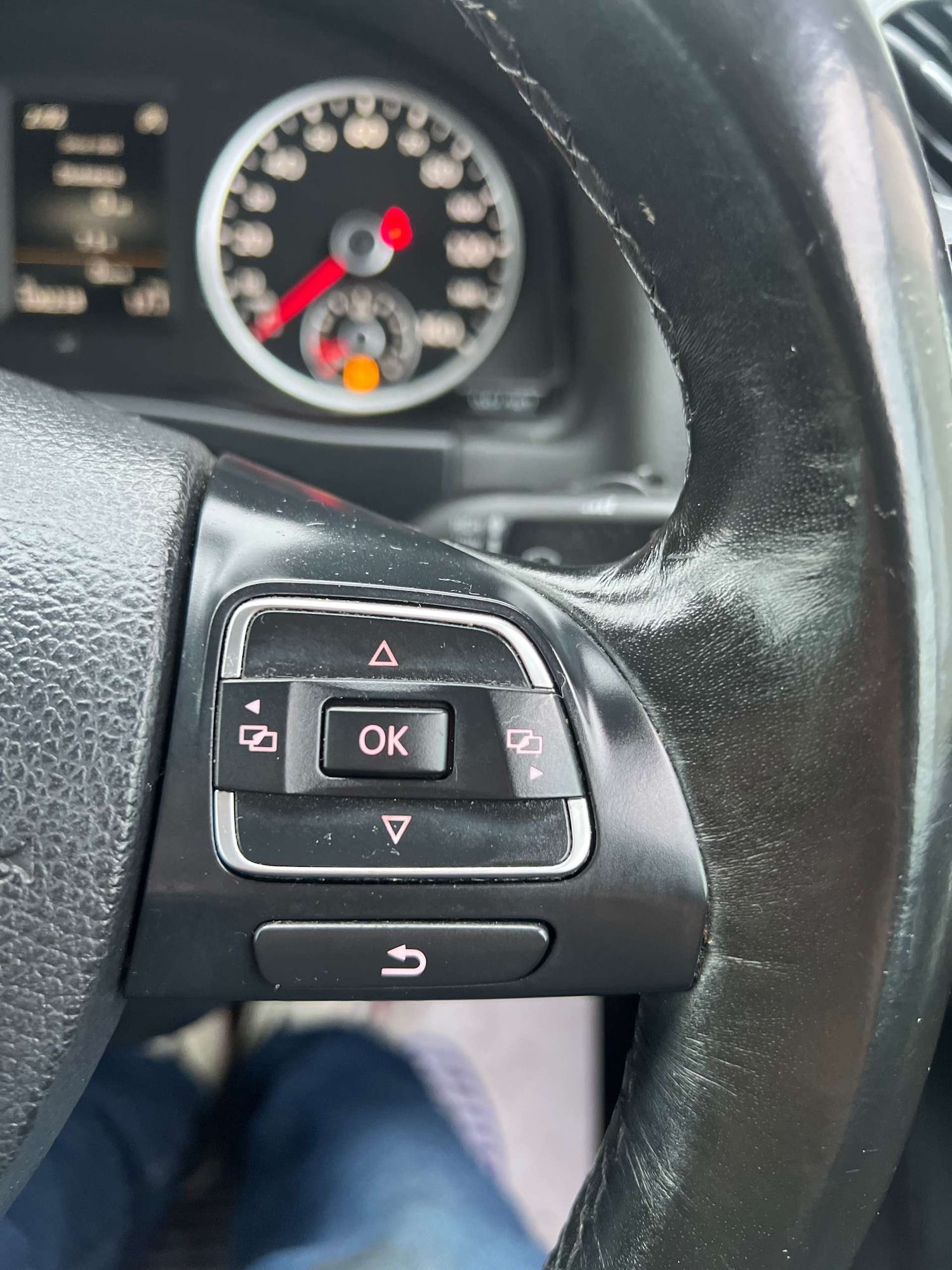 Used Volkswagen Tiguan 2015 for sale - 76878084: Photo 31