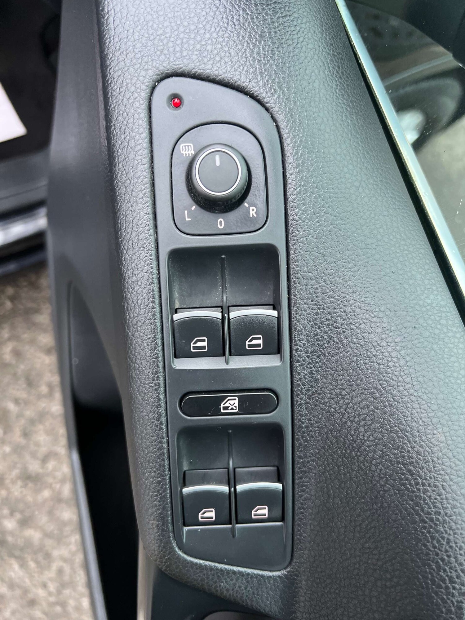 Used Volkswagen Tiguan 2015 for sale - 76878084: Photo 32