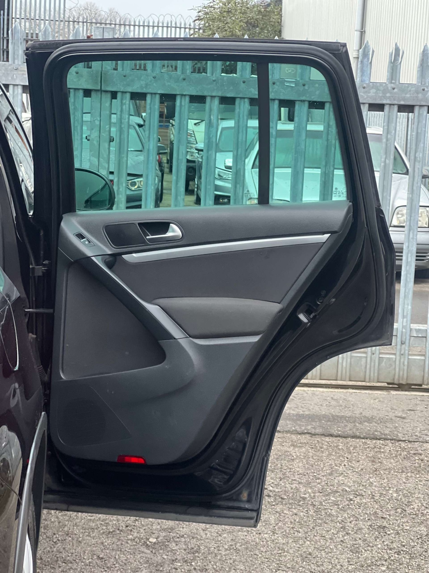 Used Volkswagen Tiguan 2015 for sale - 76878084: Photo 33