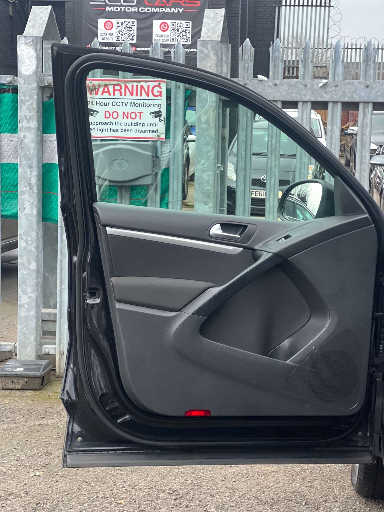 Used Volkswagen Tiguan 2015 for sale - 76878084: Photo 35