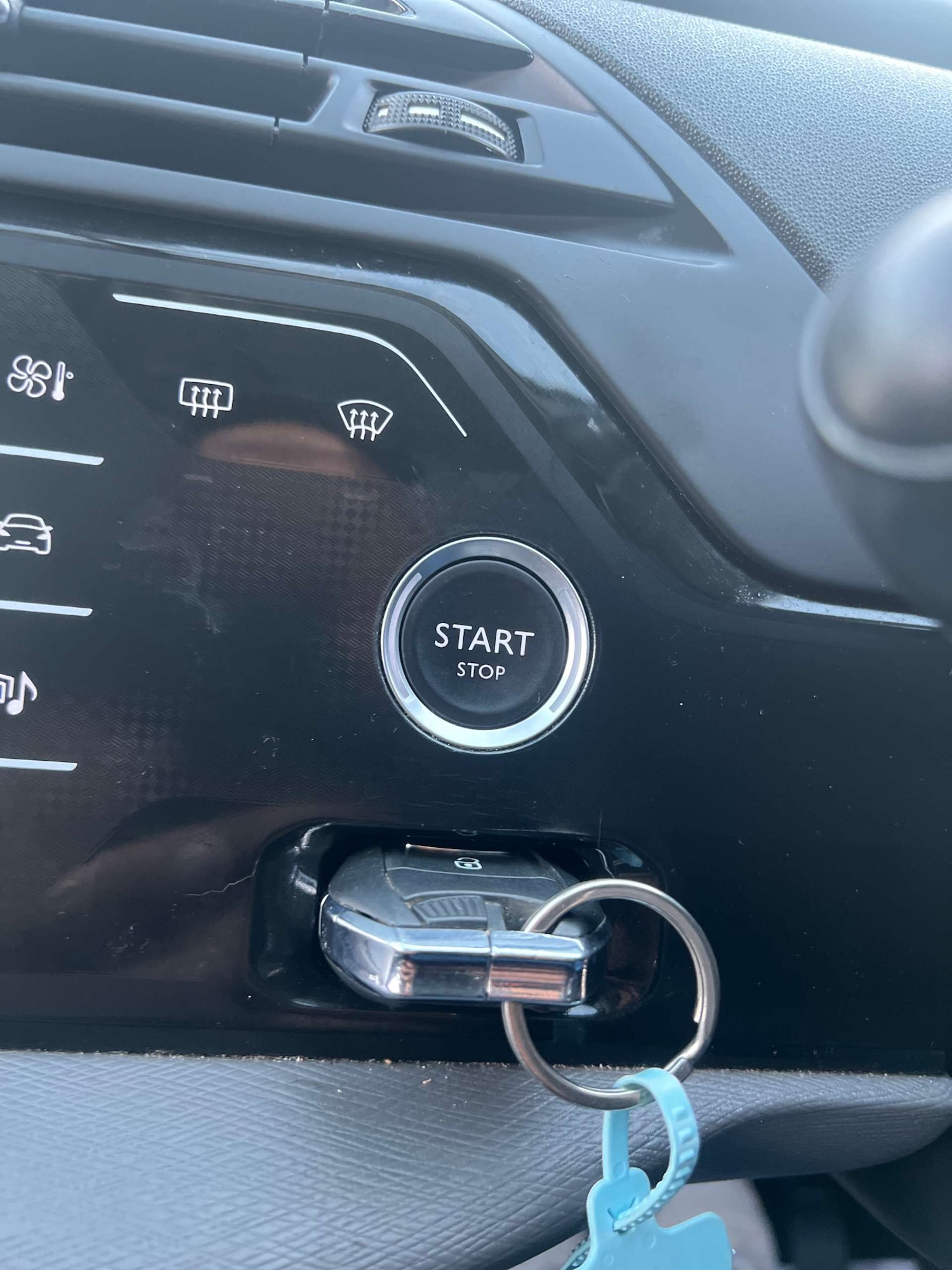 Used Citroen C4 Picasso 2016 for sale - 76642951: Photo 32