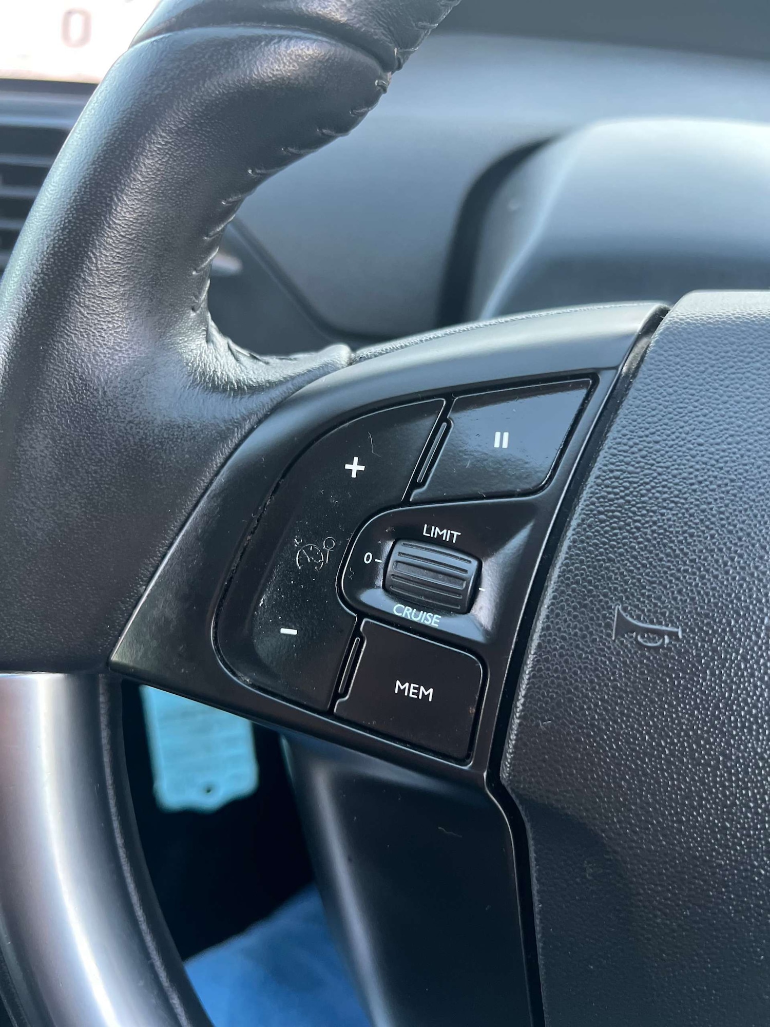 Used Citroen C4 Picasso 2016 for sale - 76642951: Photo 34