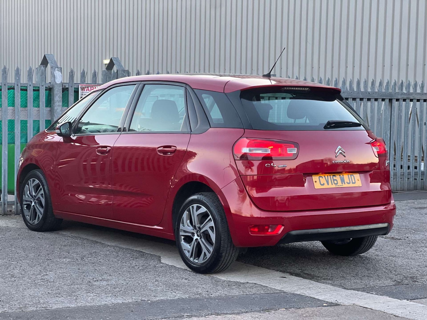 Used Citroen C4 Picasso 2016 for sale - 76642951: Photo 7