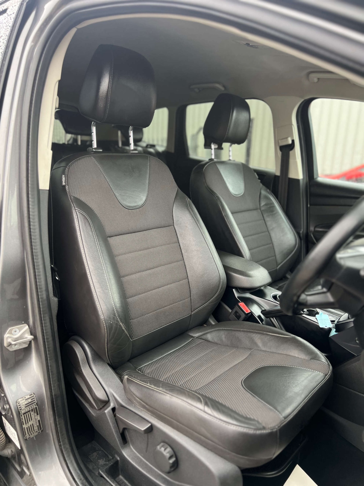 Used Ford Kuga 2014 for sale - 77706466: Photo 2