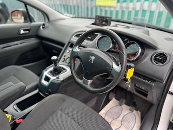 Used Peugeot 5008 2016 for sale - 77790743: Photo