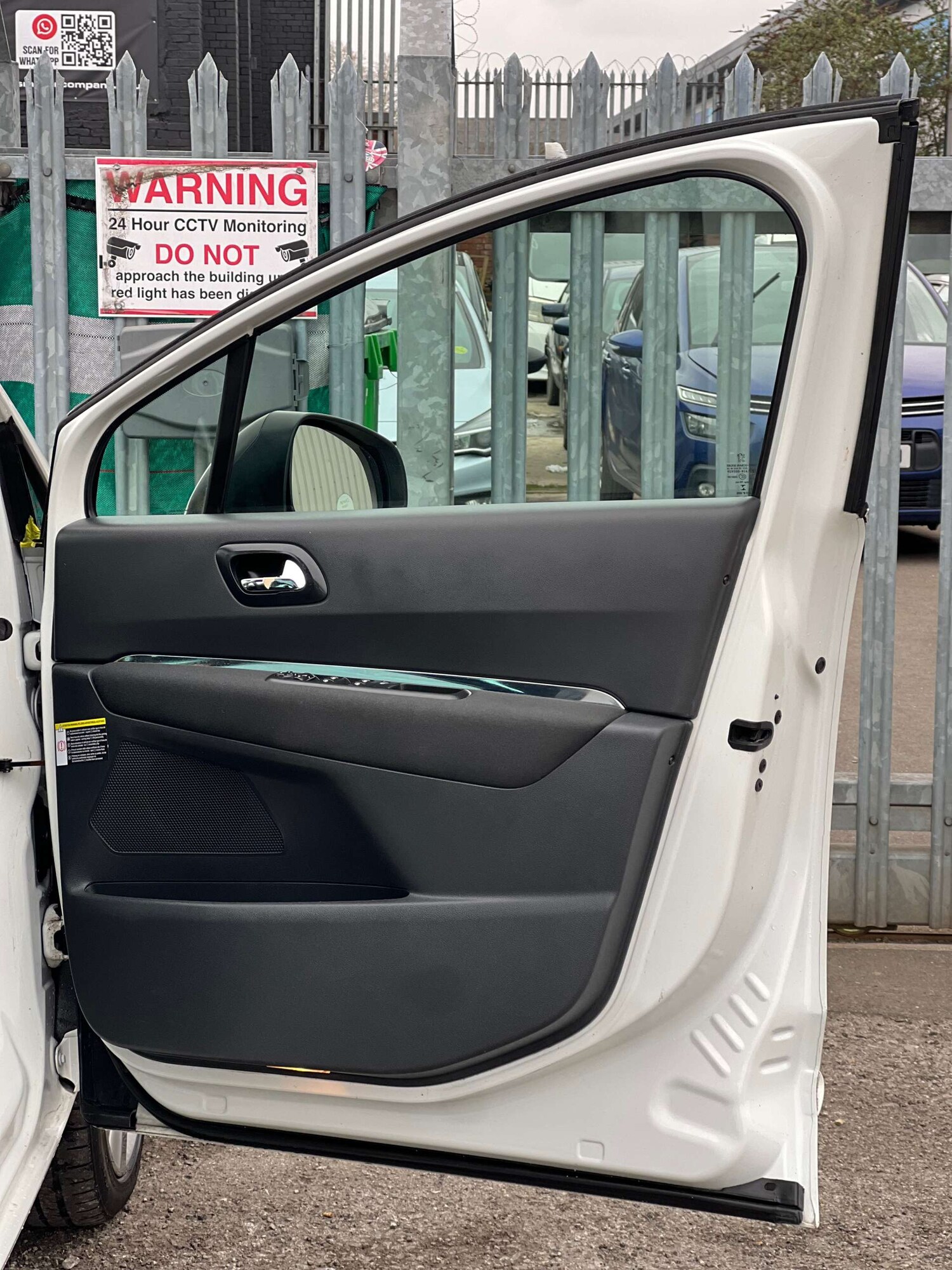 Used Peugeot 5008 2016 for sale - 77790743: Photo 52