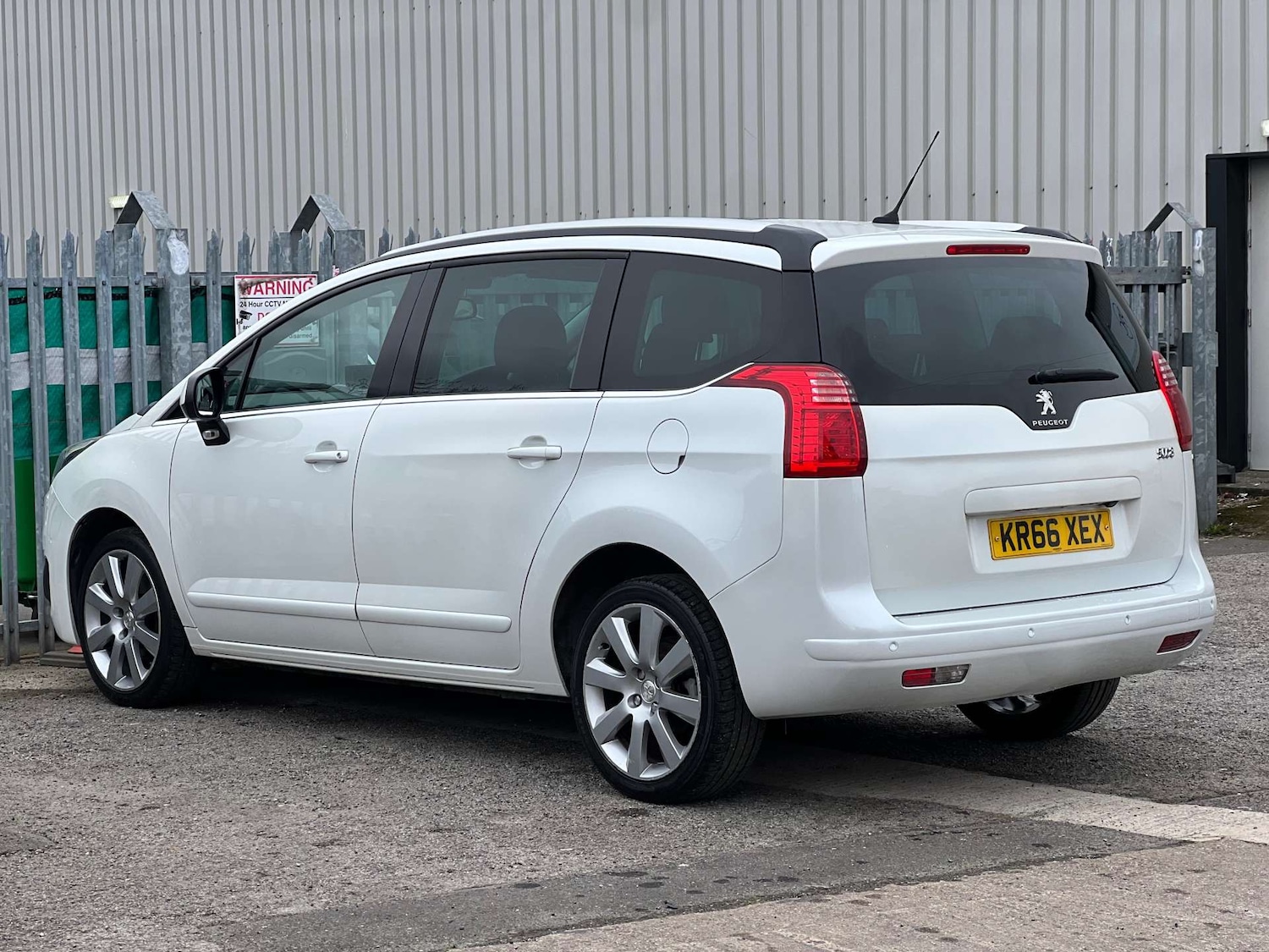 Used Peugeot 5008 2016 for sale - 77790743: Photo 9