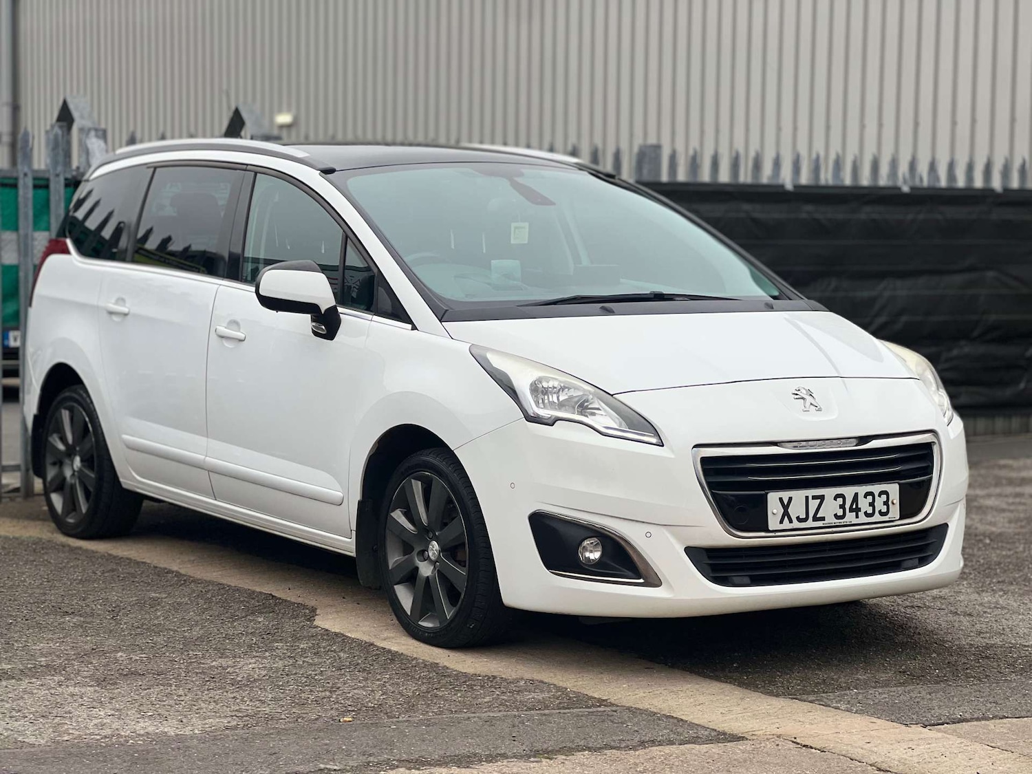 Used Peugeot 5008 2015 for sale - 76554483: Photo 1