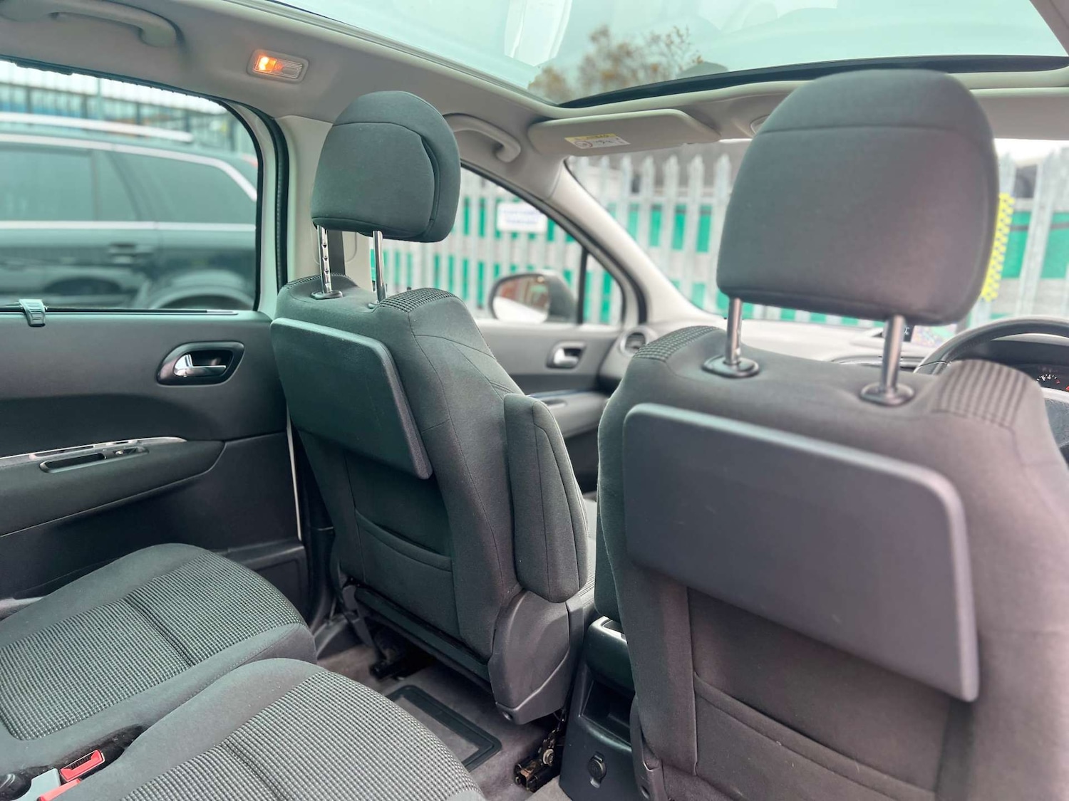 Used Peugeot 5008 2015 for sale - 76554483: Photo 16