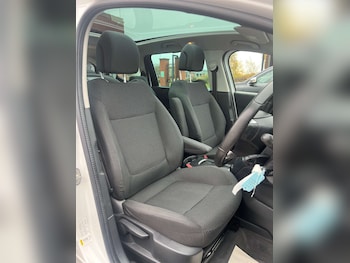 Used Peugeot 5008 2015 for sale - 76554483: Photo