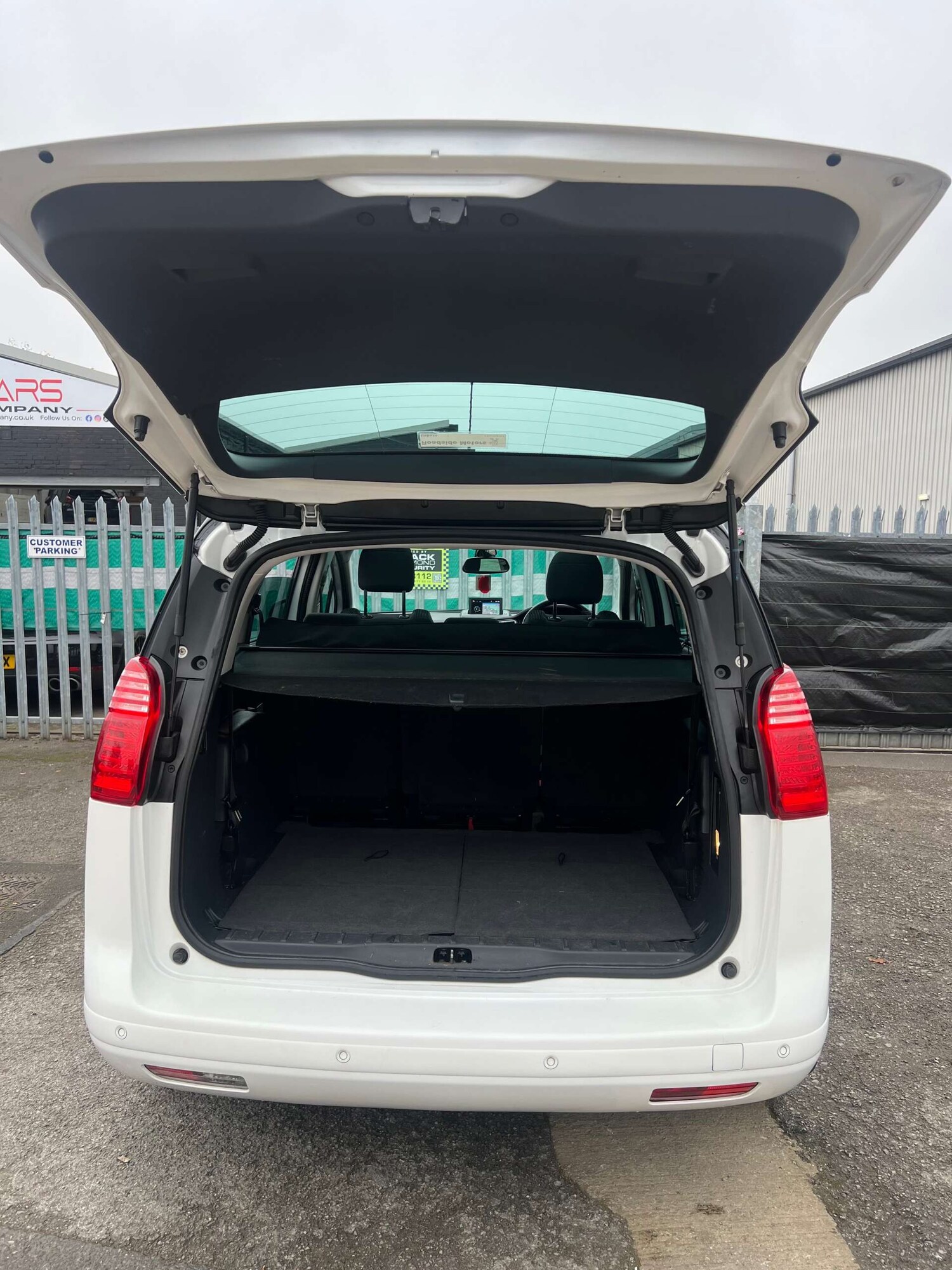 Used Peugeot 5008 2015 for sale - 76554483: Photo 42