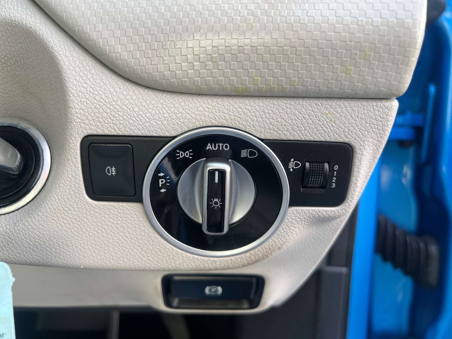 Used Mercedes-Benz A-Class 2013 for sale - 77326136: Photo 30