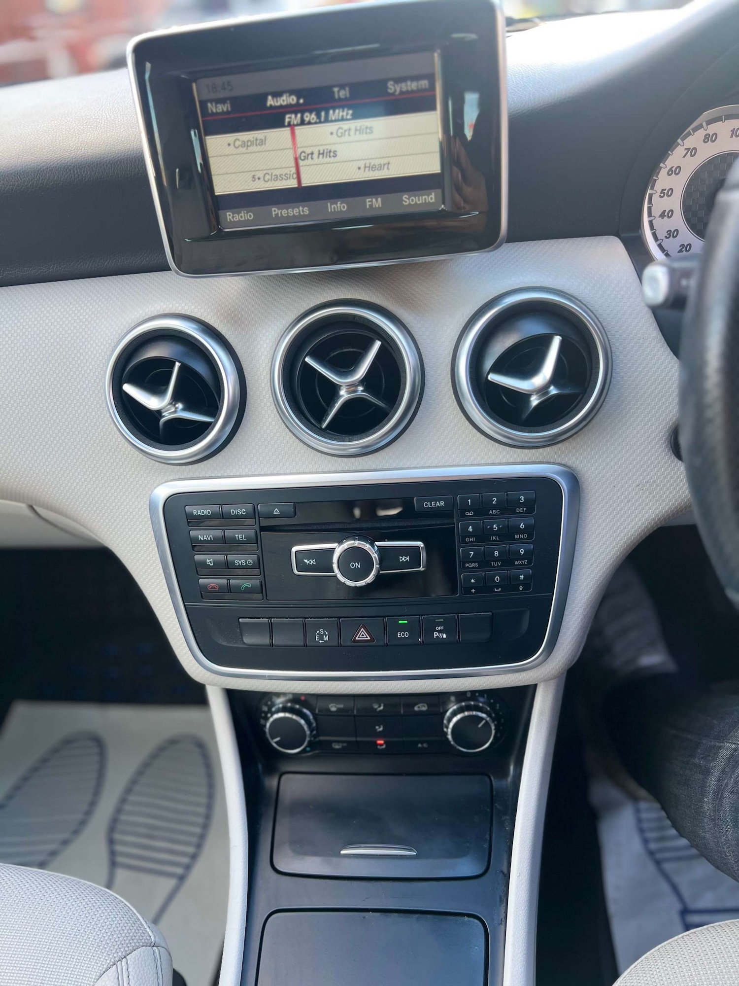 Used Mercedes-Benz A-Class 2013 for sale - 77326136: Photo 32