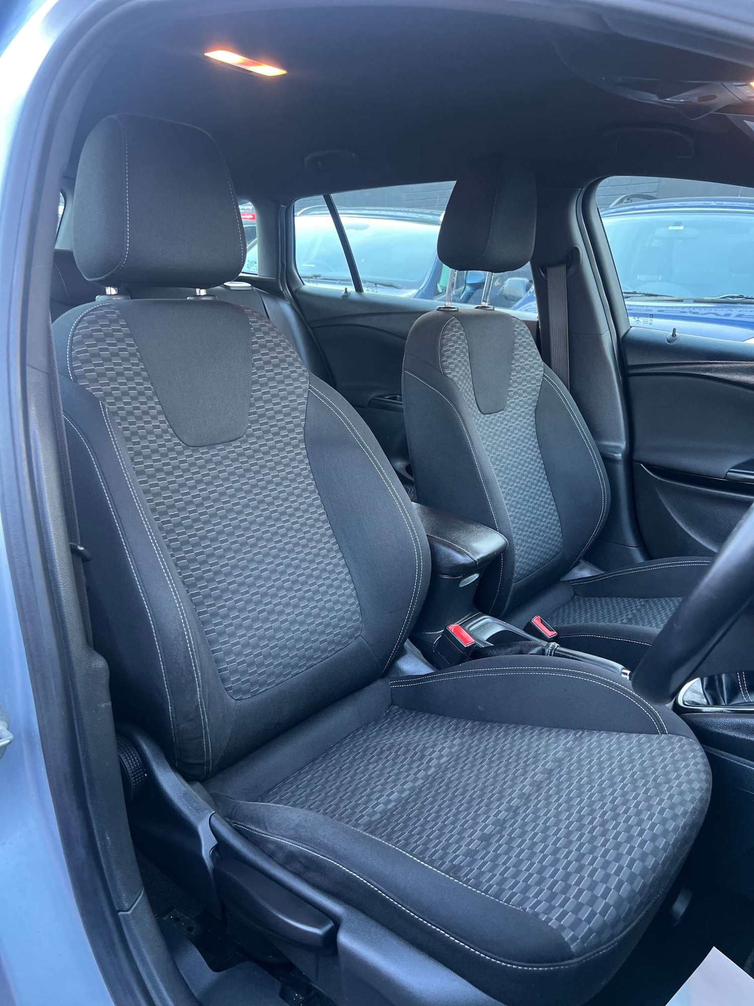 Used Vauxhall Astra 2016 for sale - 78169340: Photo 2