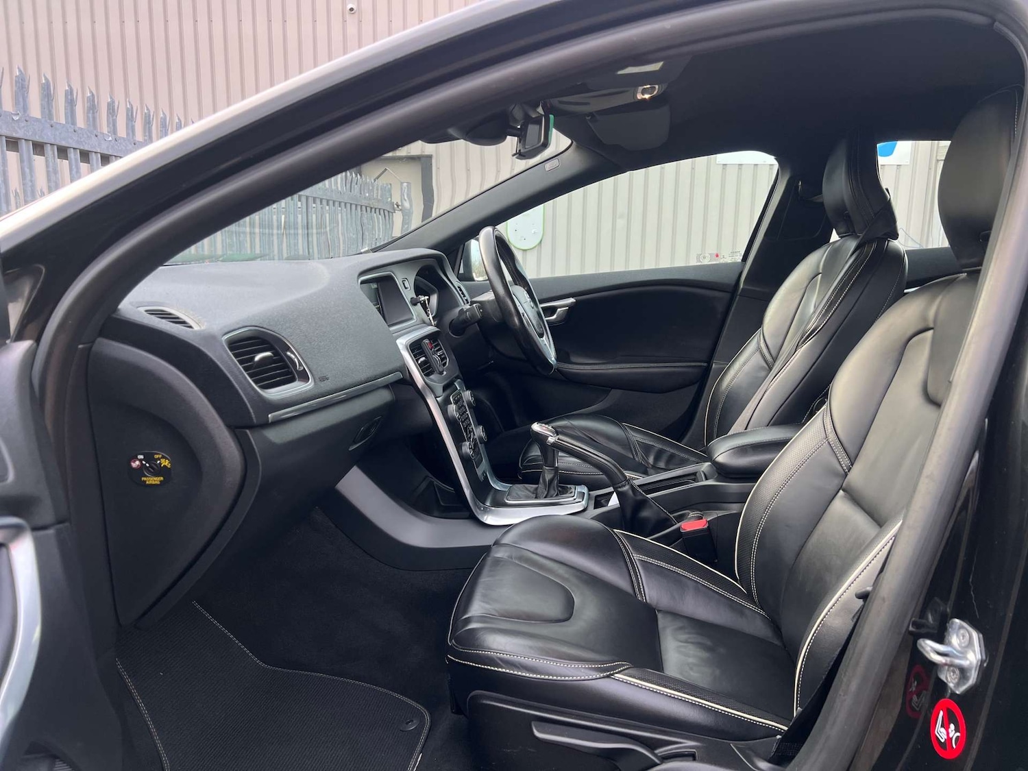 Used Volvo V40 2016 for sale - 76934893: Photo 24