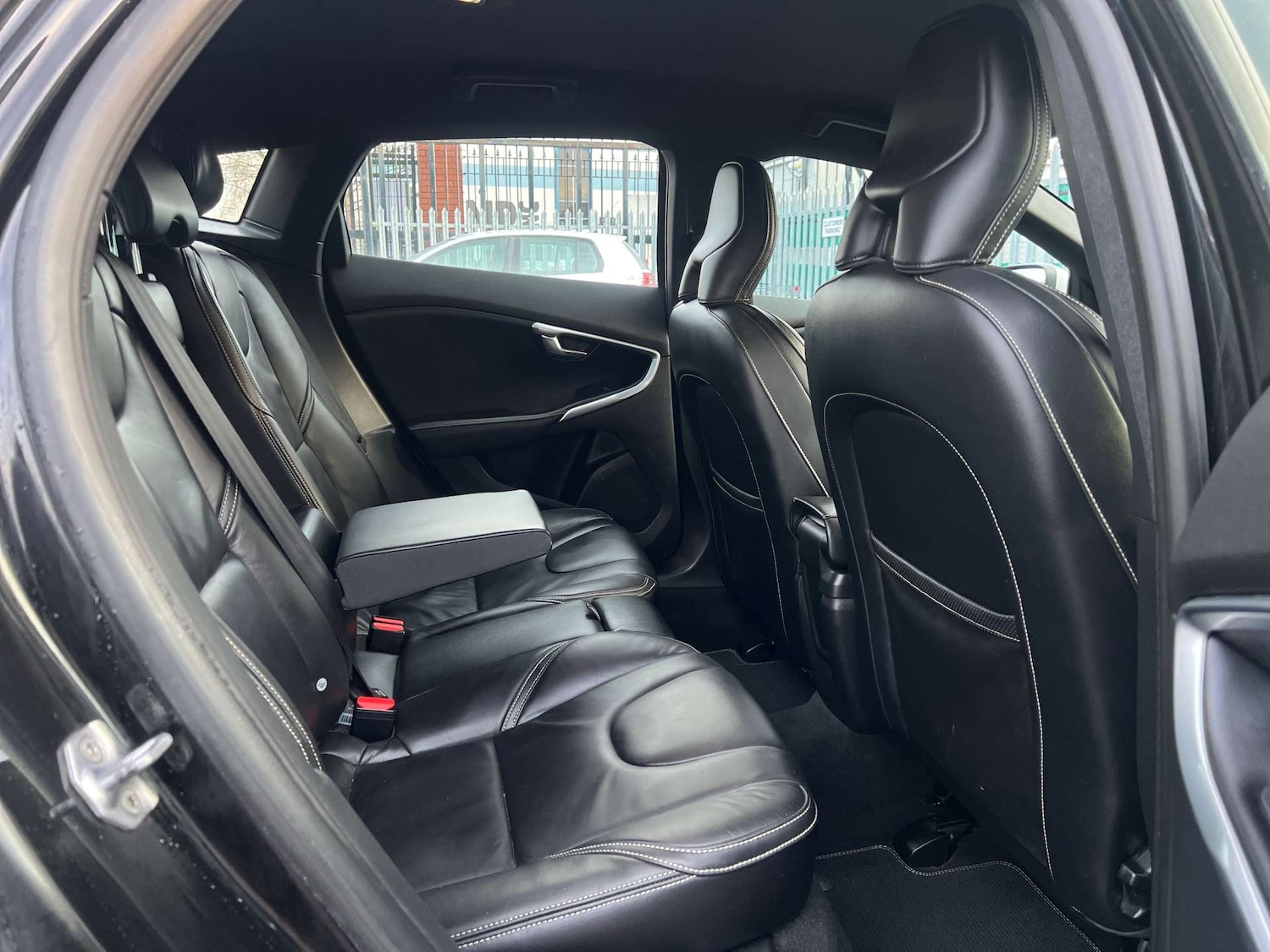 Used Volvo V40 2016 for sale - 76934893: Photo 37