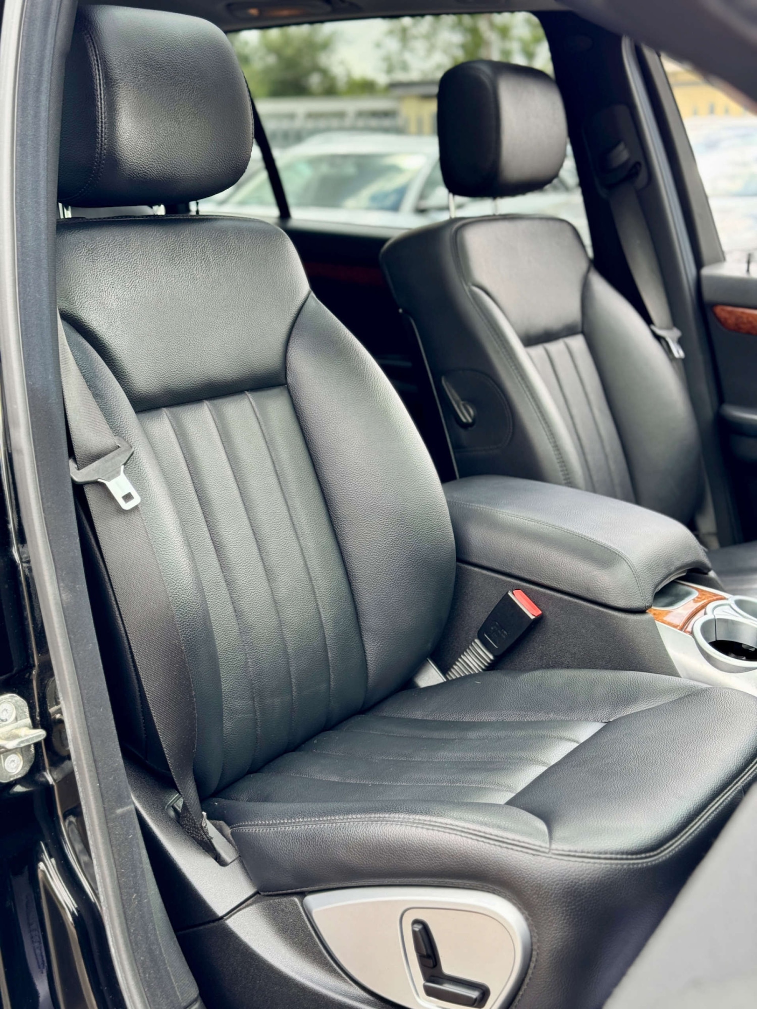 Used Mercedes-Benz R Class 2017 for sale - 77030765: Photo 8