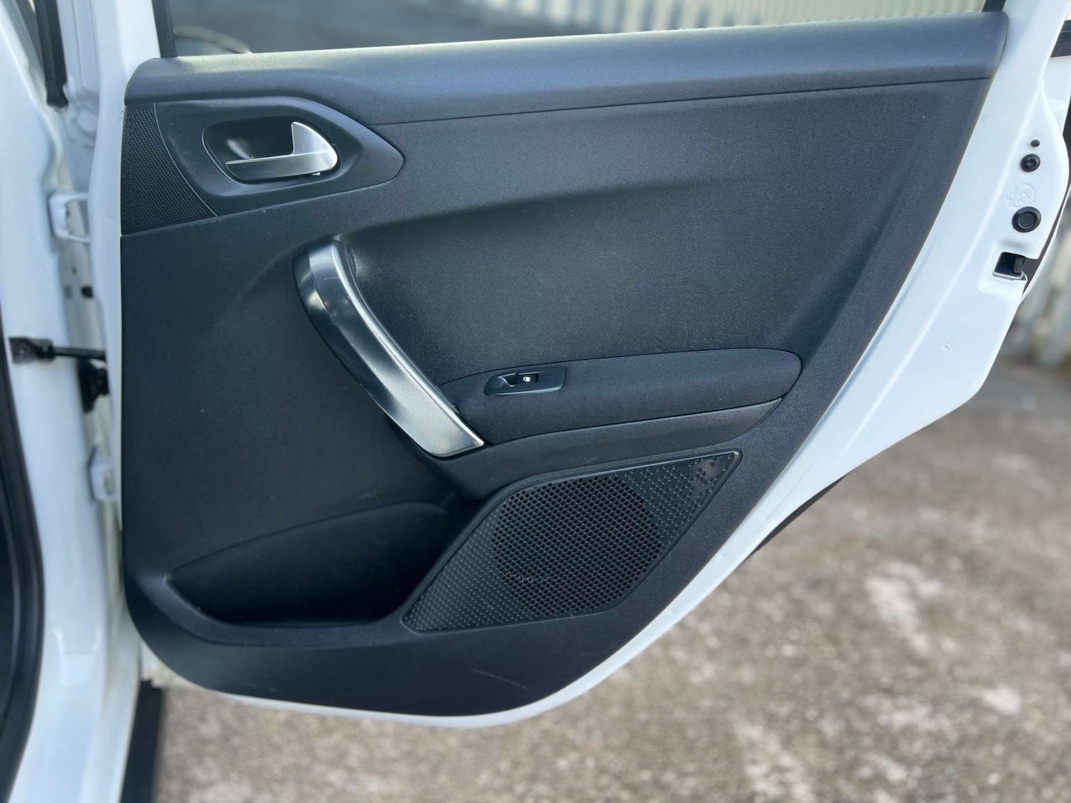 Used Peugeot 2008 2017 for sale - 76451741: Photo 36