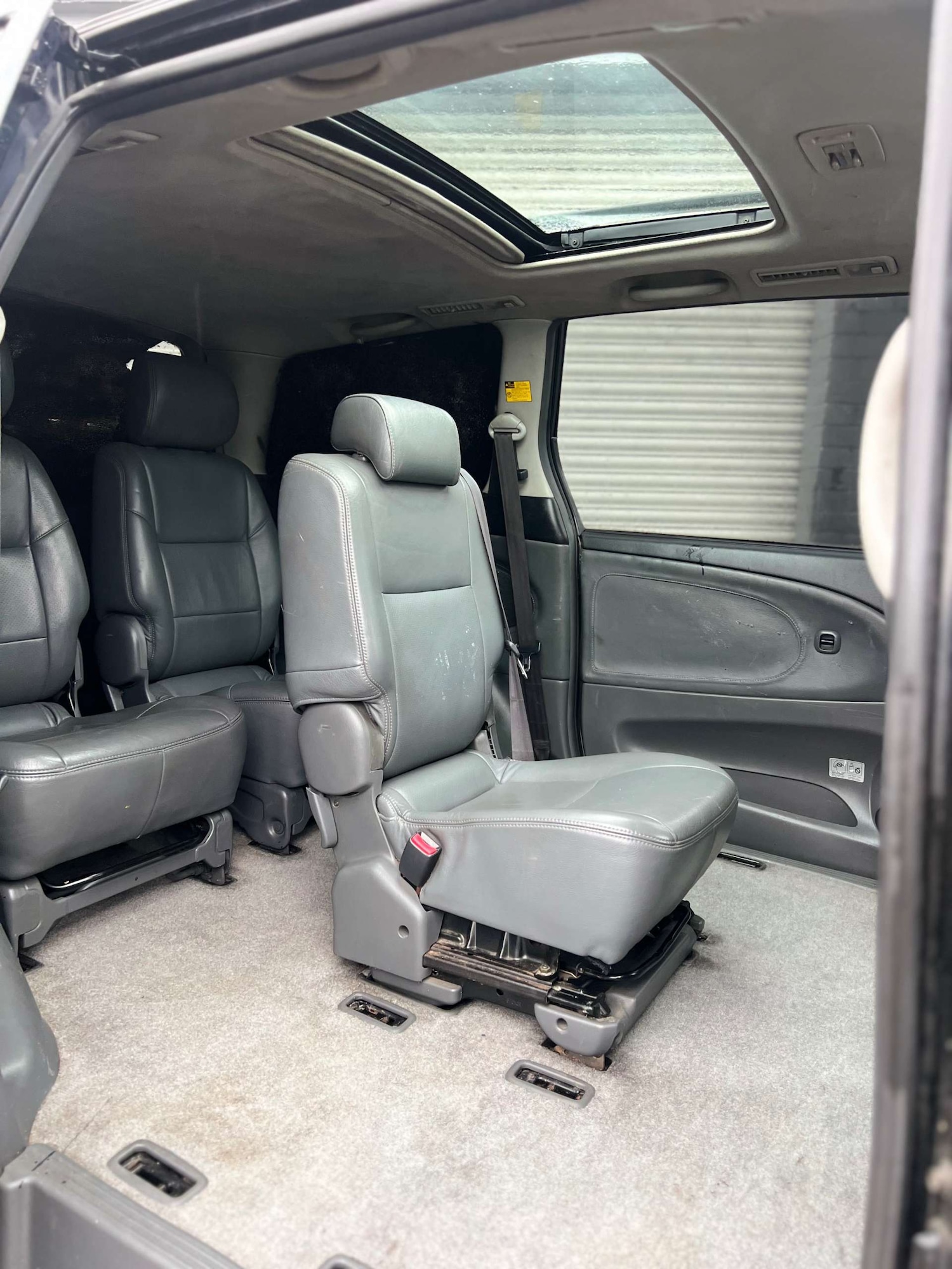 Used Toyota Previa 2005 for sale - 77003500: Photo 18