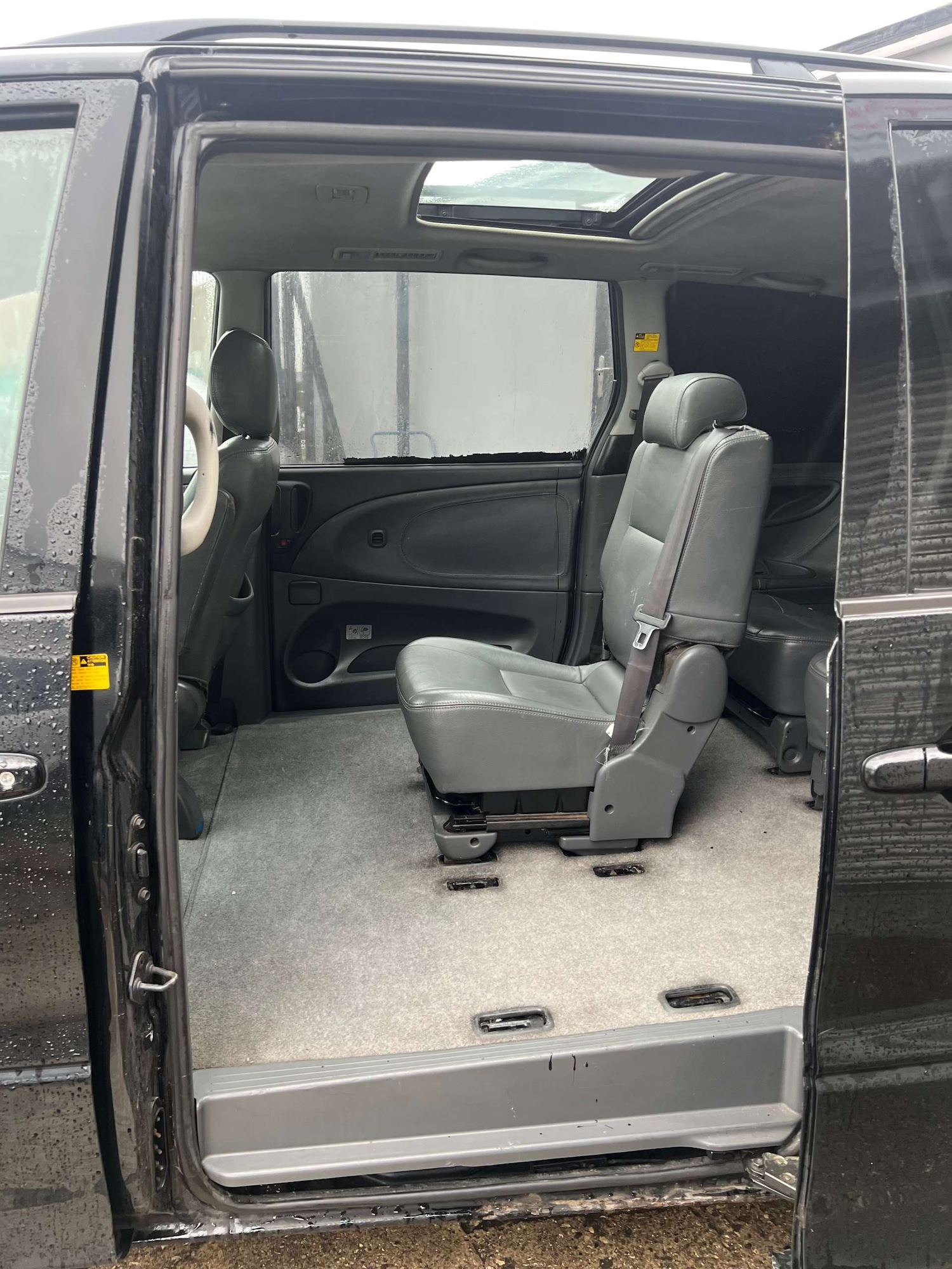 Used Toyota Previa 2005 for sale - 77003500: Photo 19