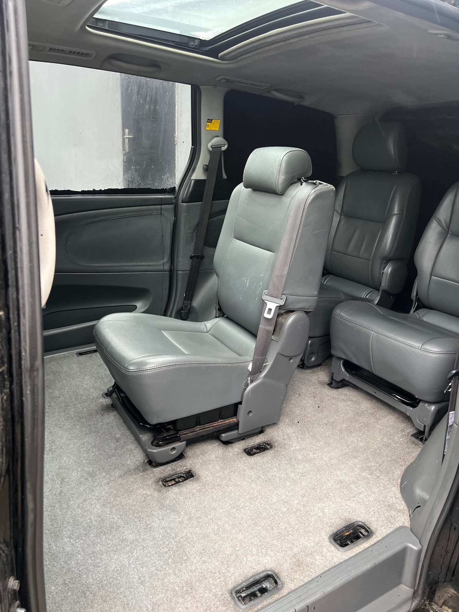 Used Toyota Previa 2005 for sale - 77003500: Photo 3