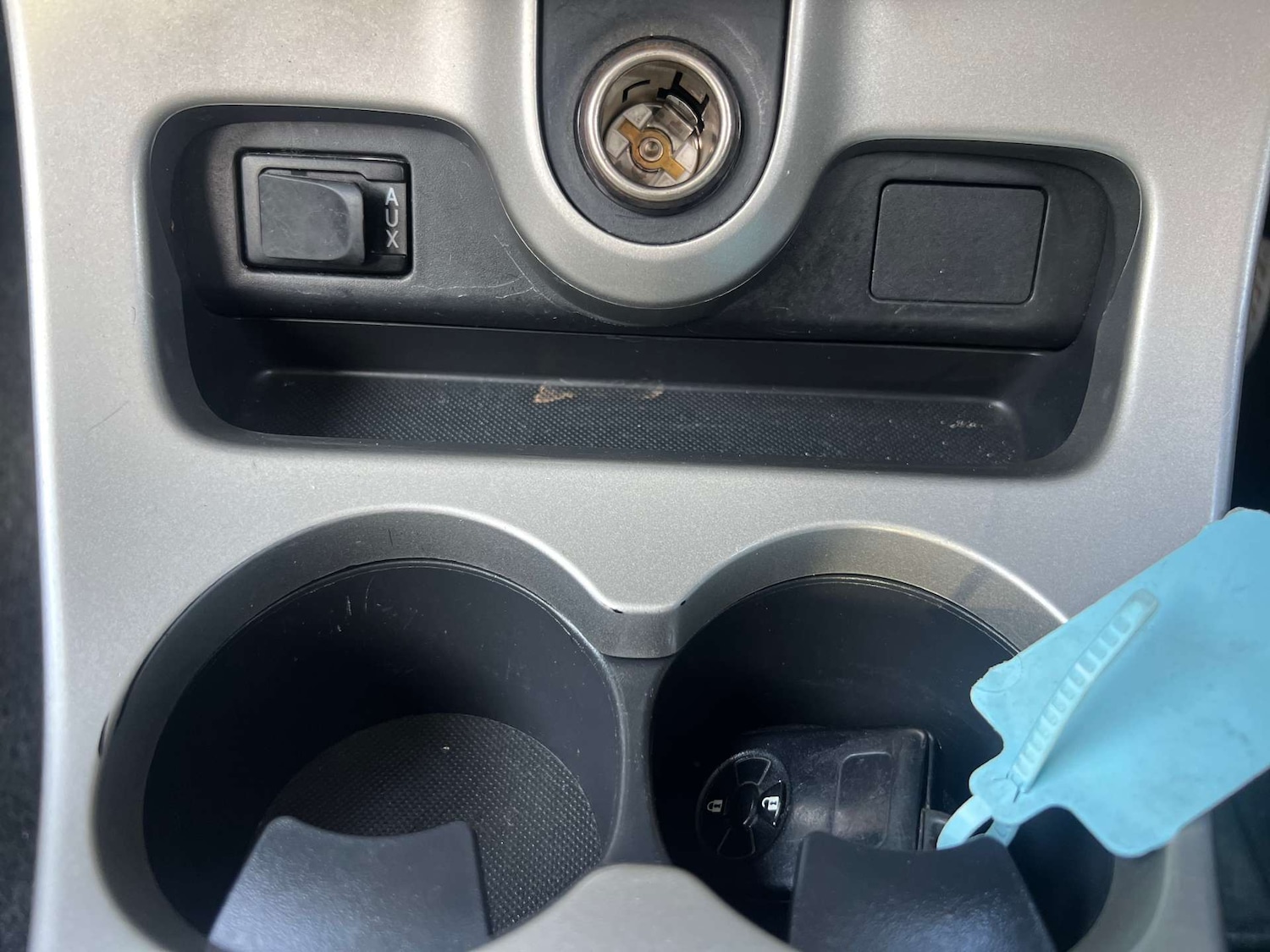 Used Toyota Urban Cruiser 2010 for sale - 77630695: Photo 24