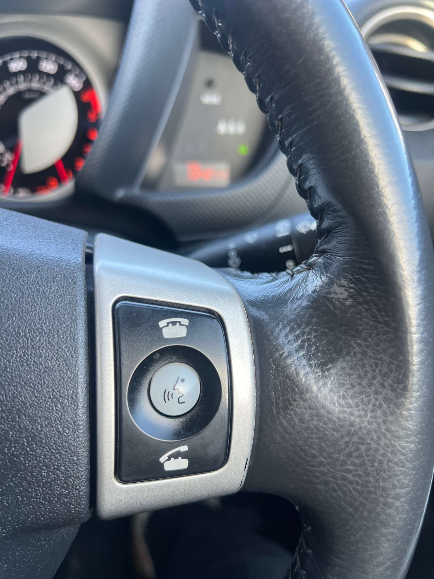 Used Toyota Urban Cruiser 2010 for sale - 77630695: Photo 27