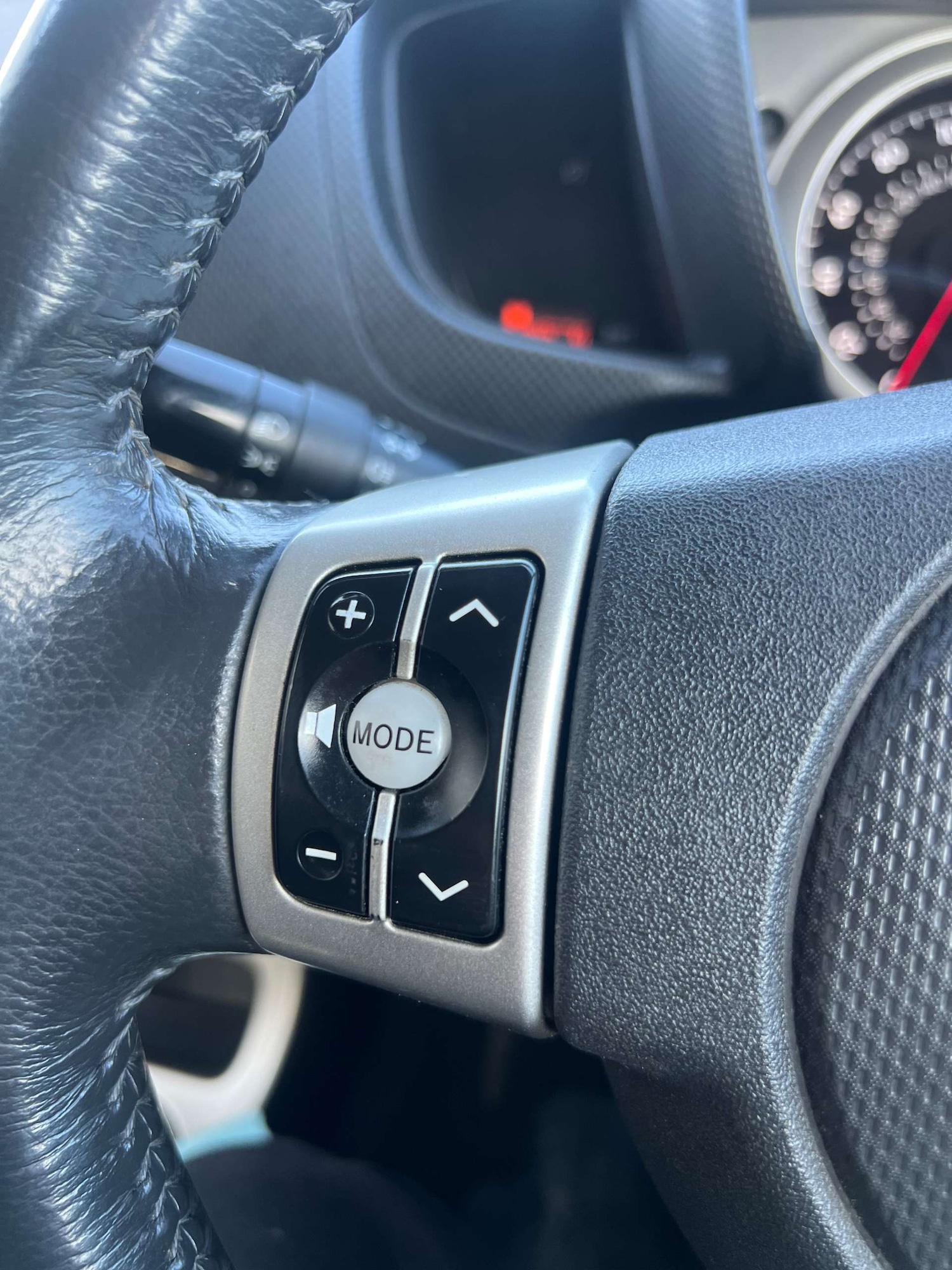 Used Toyota Urban Cruiser 2010 for sale - 77630695: Photo 28