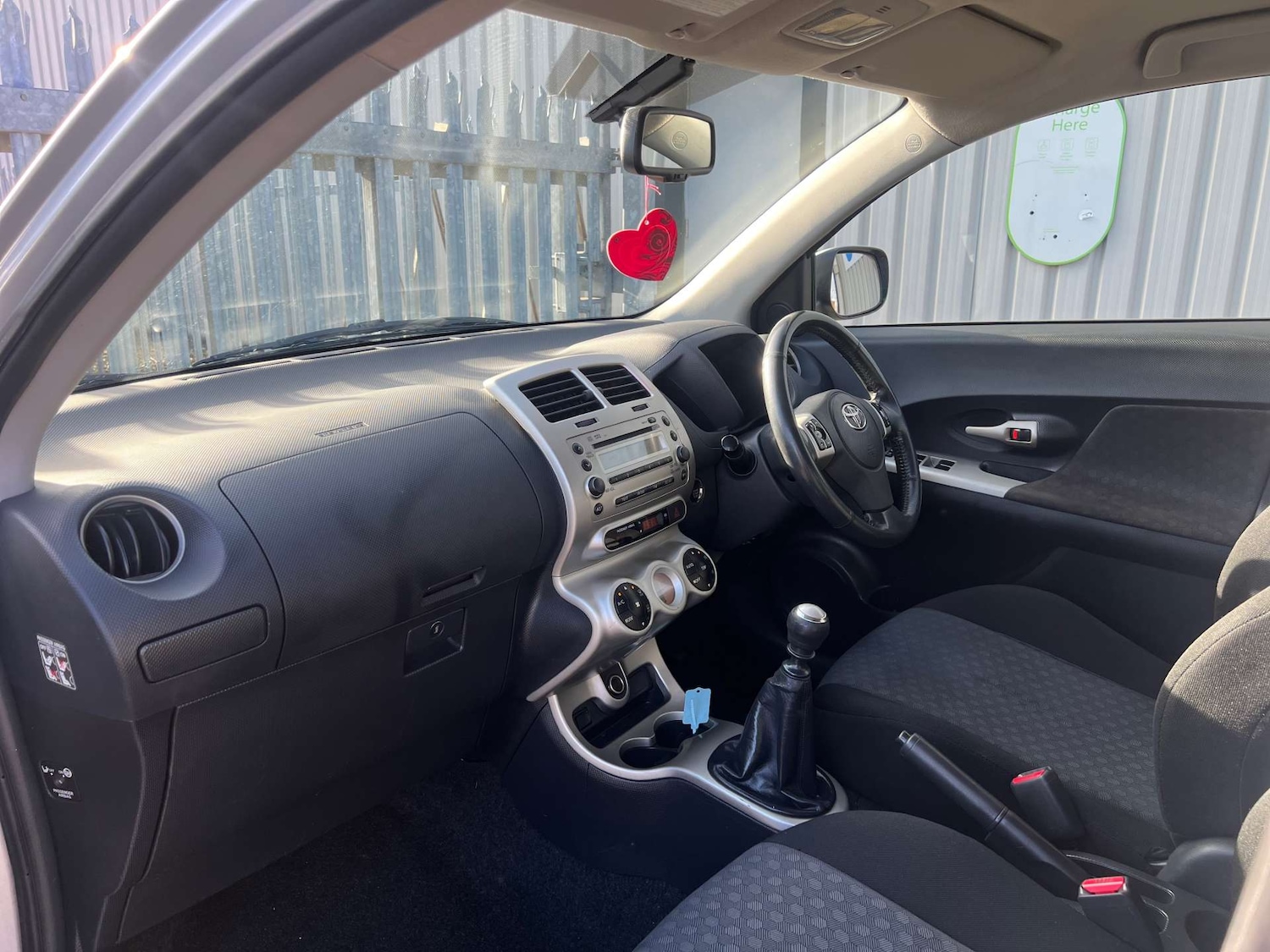 Used Toyota Urban Cruiser 2010 for sale - 77630695: Photo 3