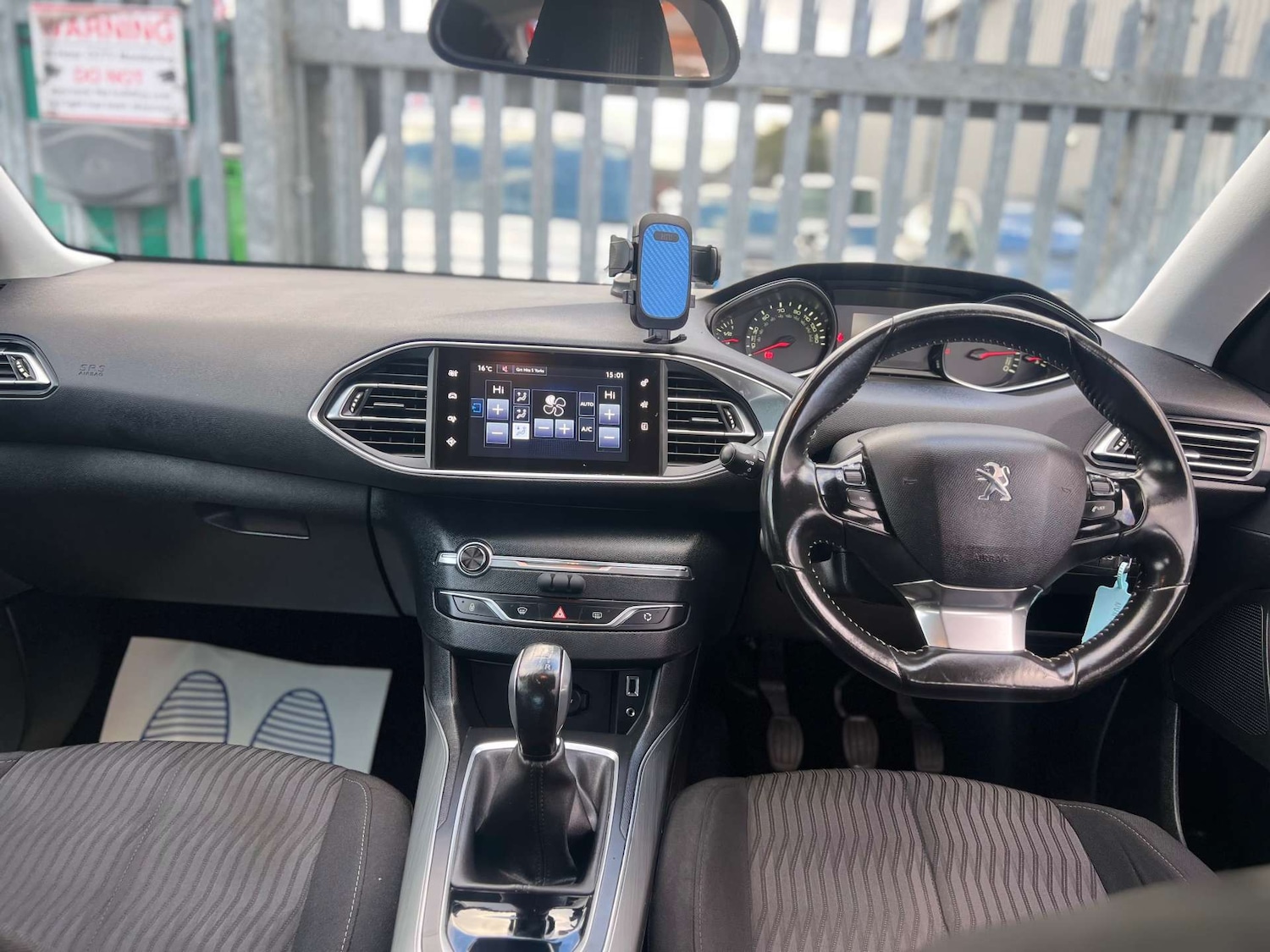 Used Peugeot 308 2015 for sale - 76519230: Photo 24