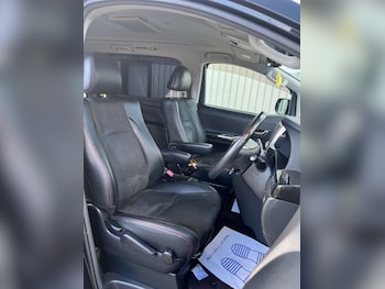 Used Toyota Vellfire 2014 for sale - 76068176: Photo 2