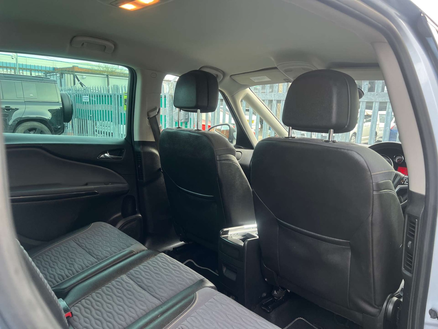 Used Vauxhall Zafira Tourer 2014 for sale - 77590586: Photo 12