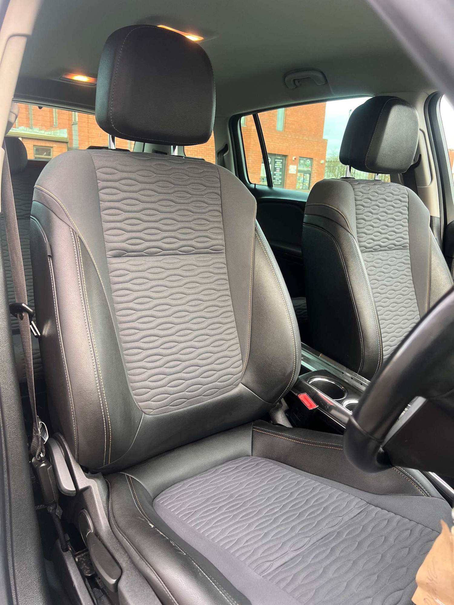 Used Vauxhall Zafira Tourer 2014 for sale - 77590586: Photo 2