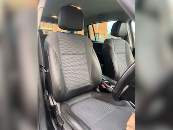 Used Vauxhall Zafira Tourer 2014 for sale - 77590586: Photo