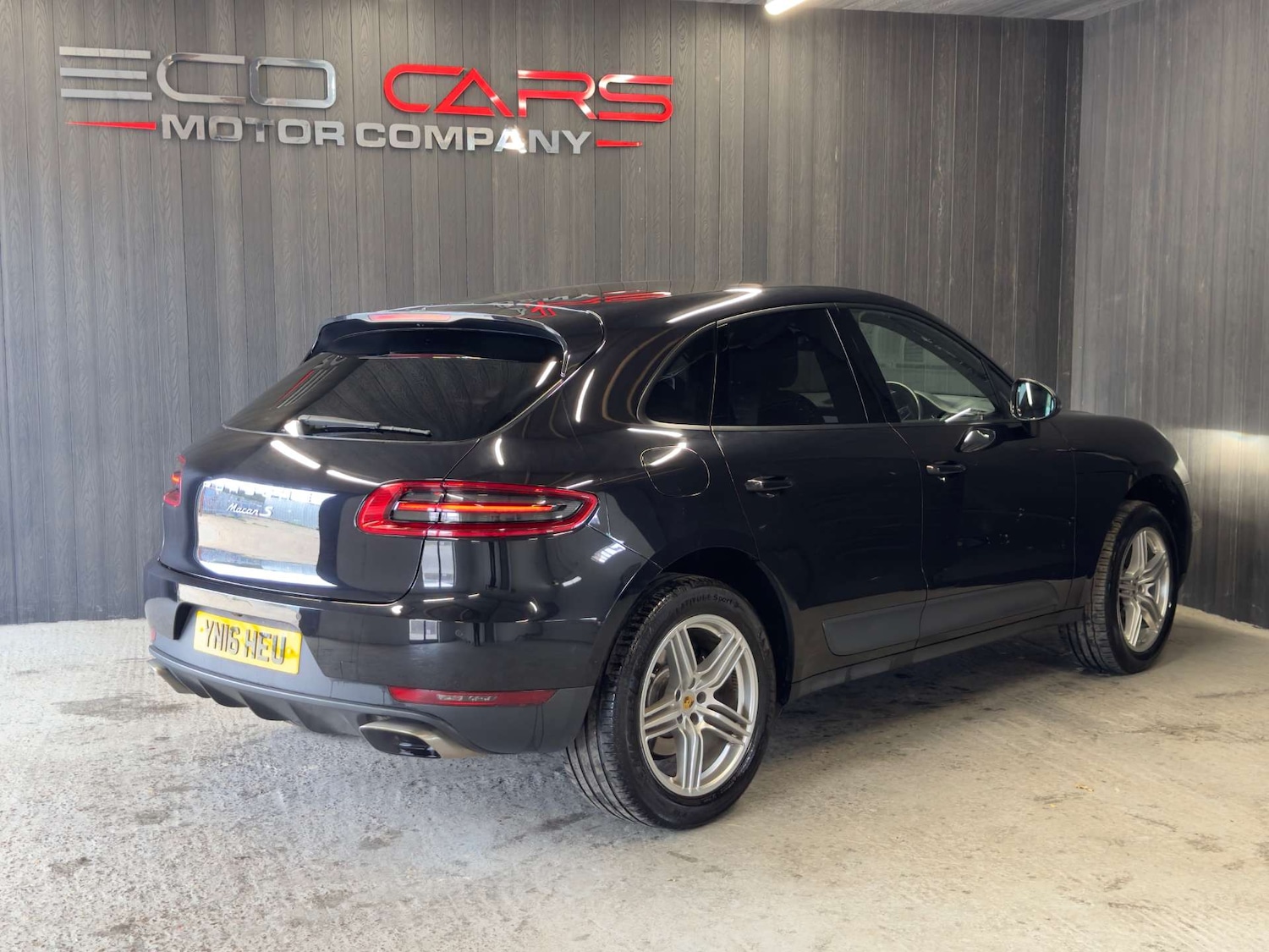 Used Porsche Macan 2016 for sale - 76591218: Photo 2