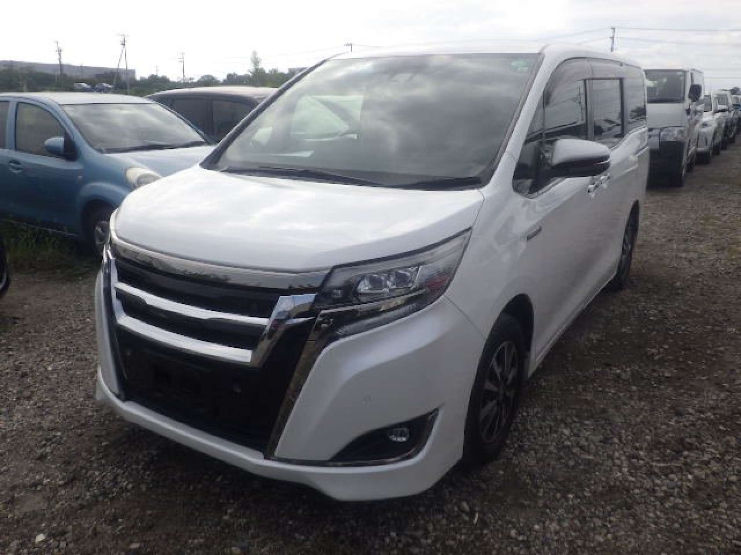 Used Toyota Voxy 2019 for sale - 77110165: Photo 4