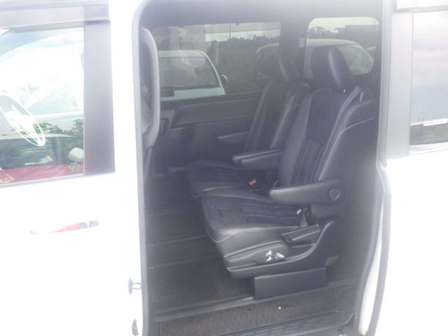 Used Toyota Voxy 2019 for sale - 77110165: Photo 9