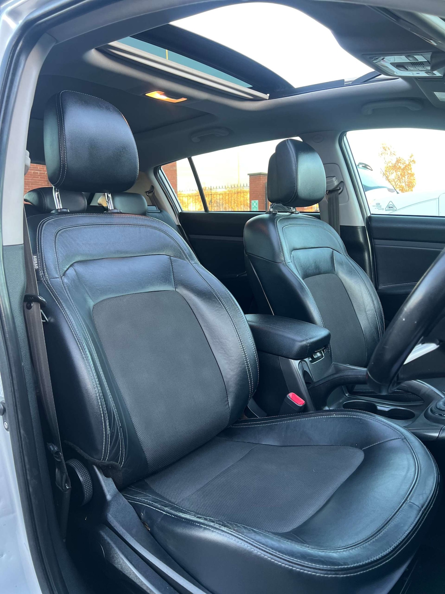 Used Kia Sportage 2011 for sale - 76643740: Photo 2