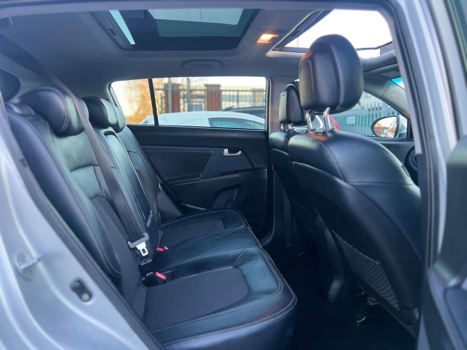 Used Kia Sportage 2011 for sale - 76643740: Photo 24