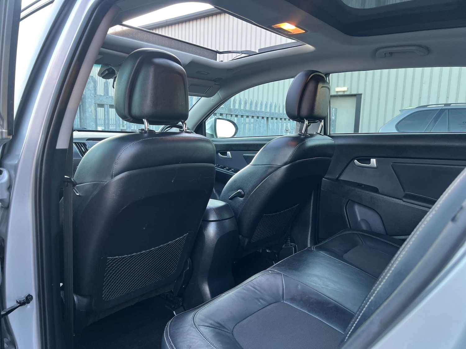 Used Kia Sportage 2011 for sale - 76643740: Photo 28