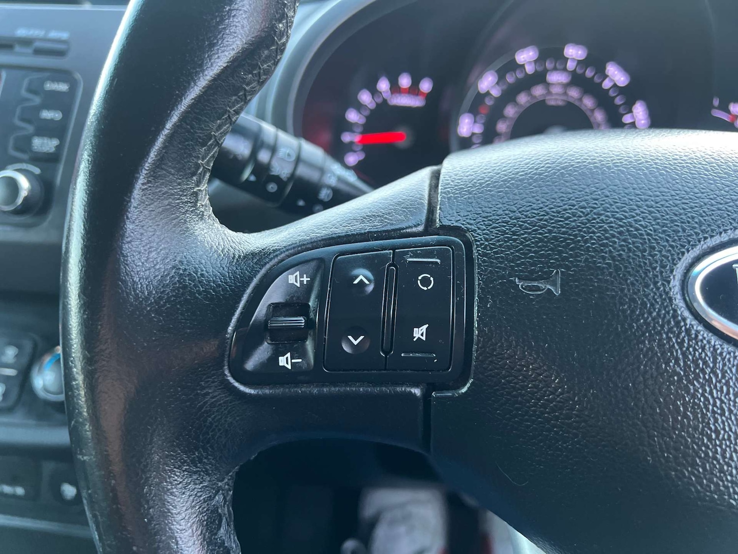 Used Kia Sportage 2011 for sale - 76643740: Photo 35