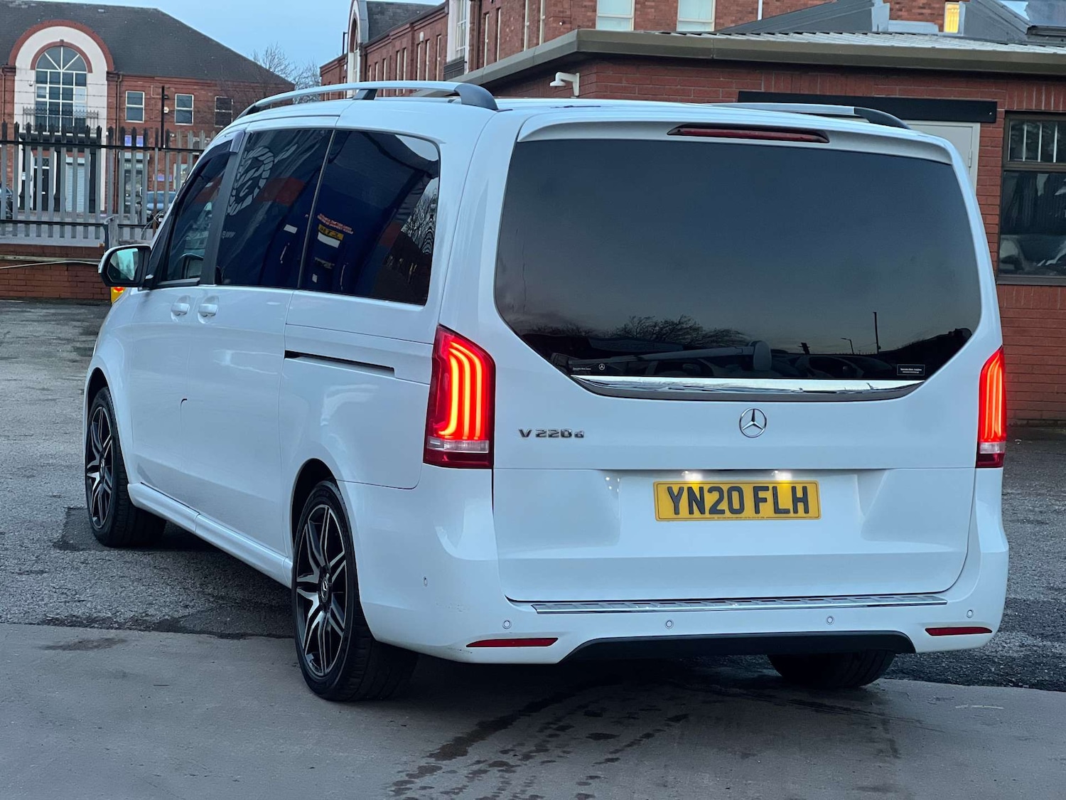 Used Mercedes-Benz V-Class 2025 for sale - 77271561: Photo 3