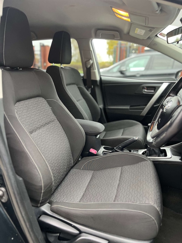 Used Toyota Auris 2014 for sale - 76296848: Photo 3