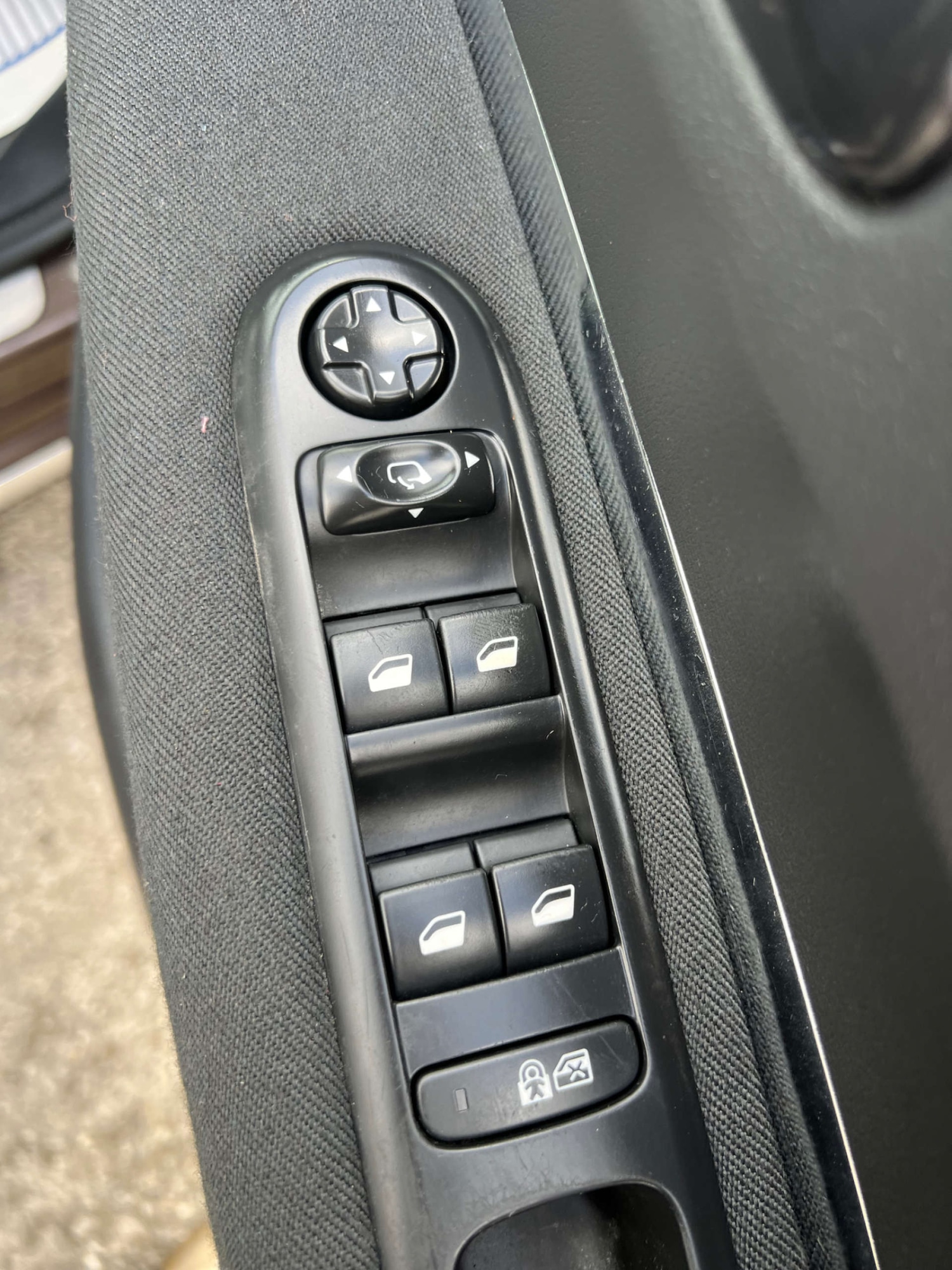 Used Peugeot 3008 2014 for sale - 77650490: Photo 35