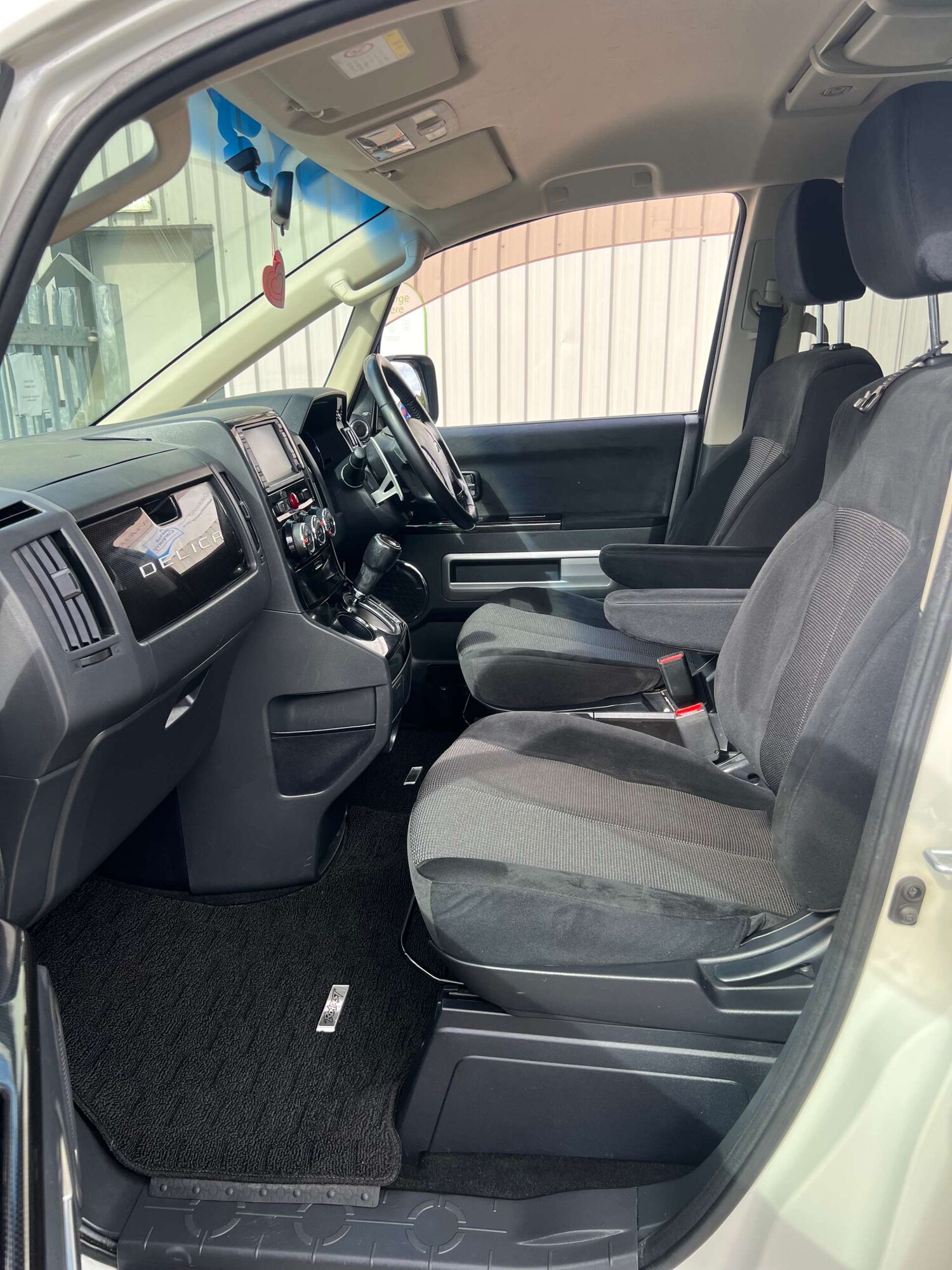 Used Mitsubishi Delica 2010 for sale - 76278101: Photo 37