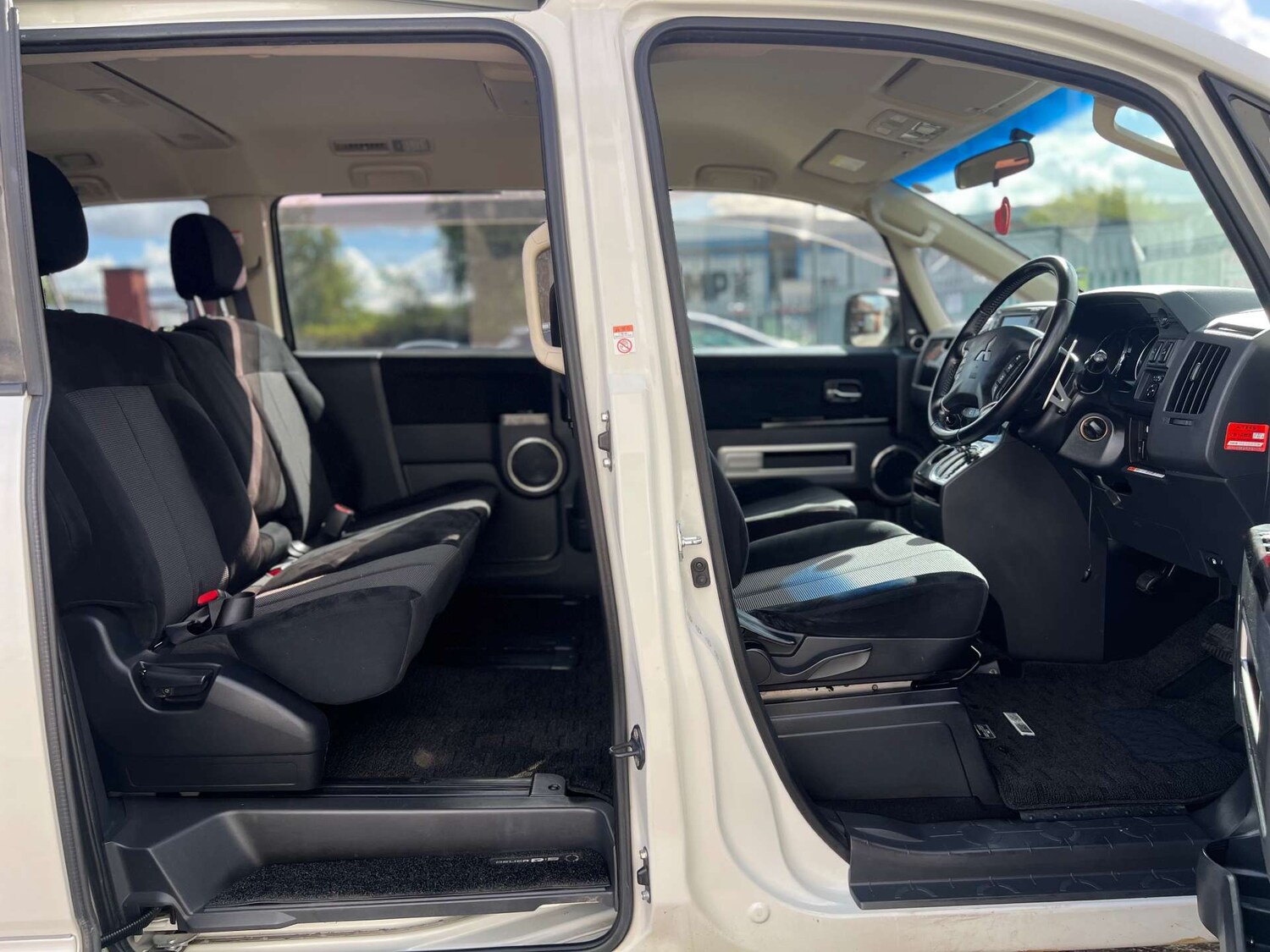 Used Mitsubishi Delica 2010 for sale - 76278101: Photo 55