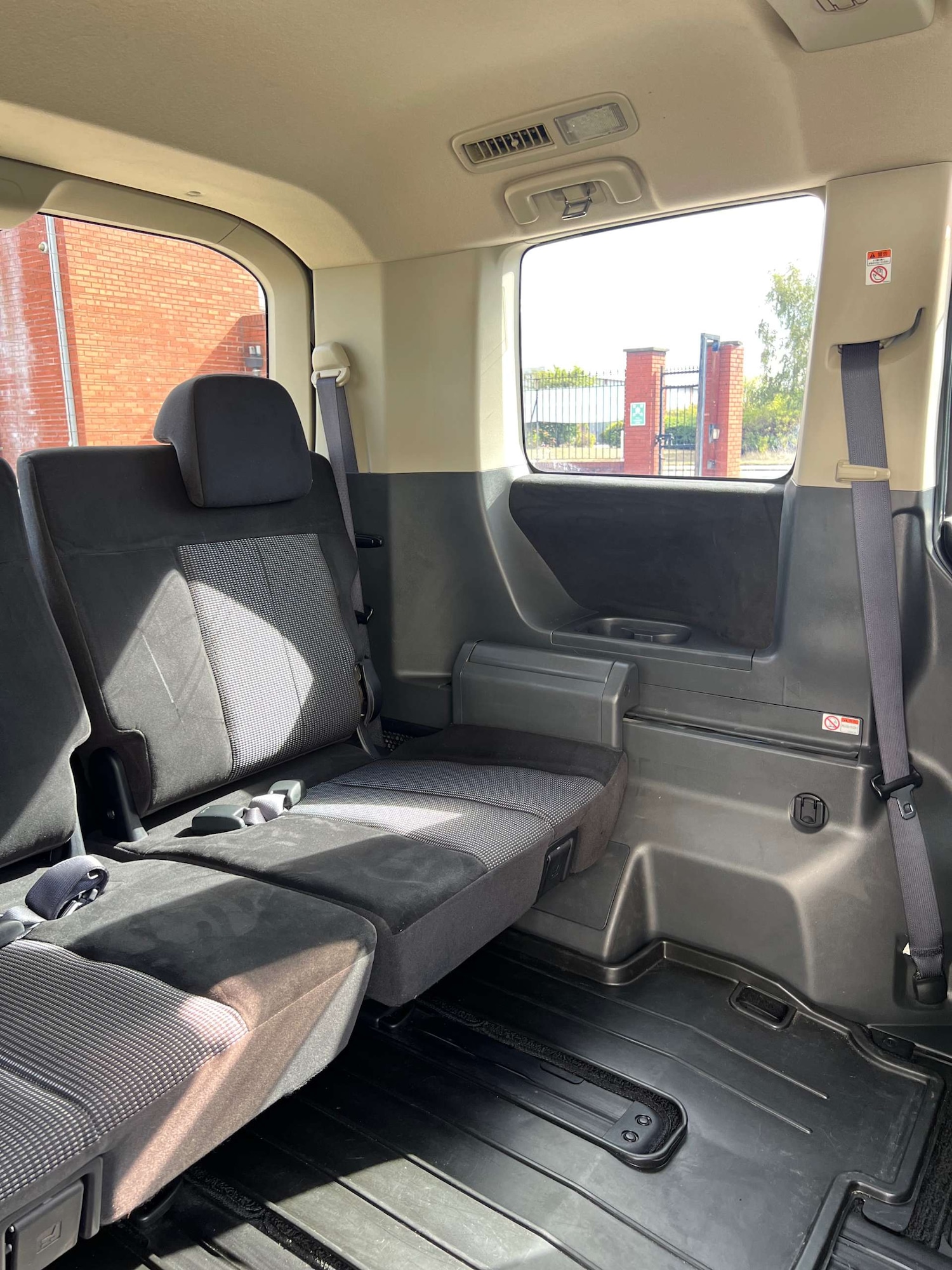 Used Mitsubishi Delica 2010 for sale - 76278101: Photo 63