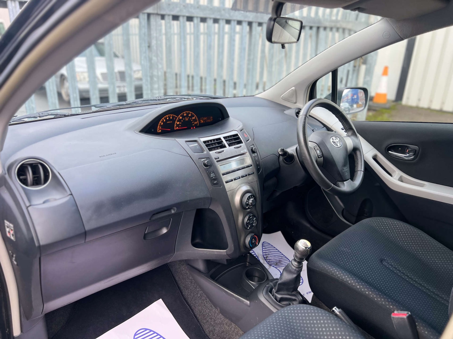 Used Toyota Yaris 2010 for sale - 77003517: Photo 18