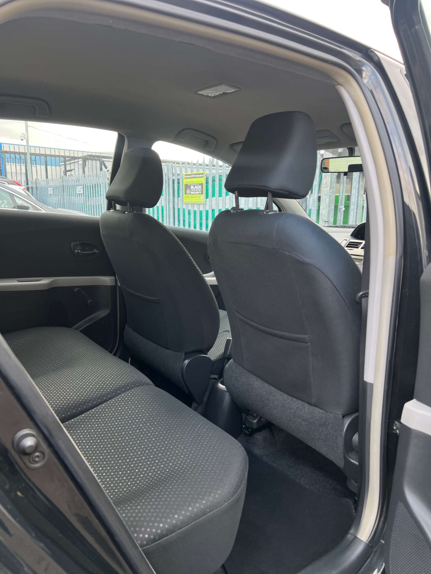 Used Toyota Yaris 2010 for sale - 77003517: Photo 23