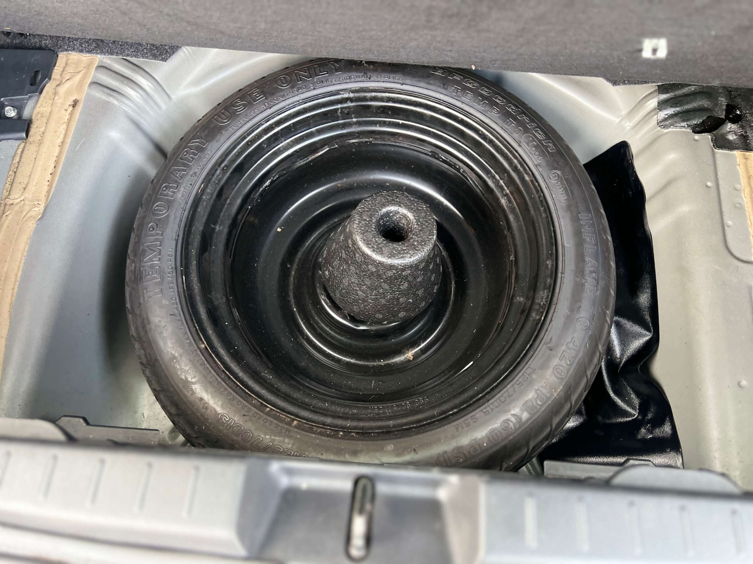 Used Toyota Yaris 2010 for sale - 77003517: Photo 30